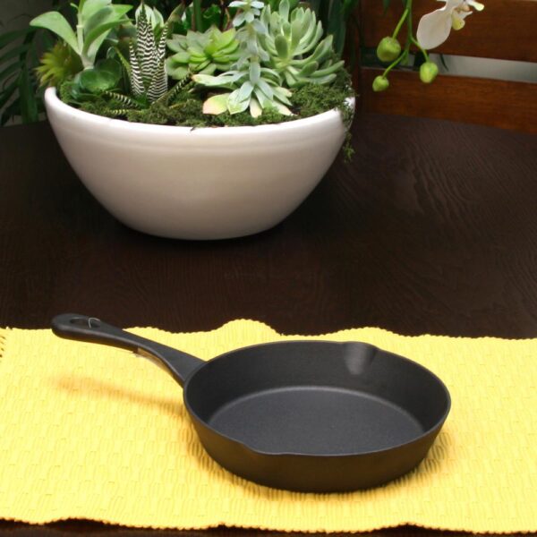 Crock-Pot Artisan 8 in. Cast Iron Skillet in Flat Black with Pour Spout